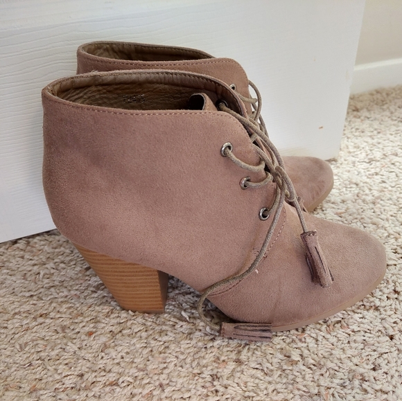 EUC heeled boots - Picture 1 of 4
